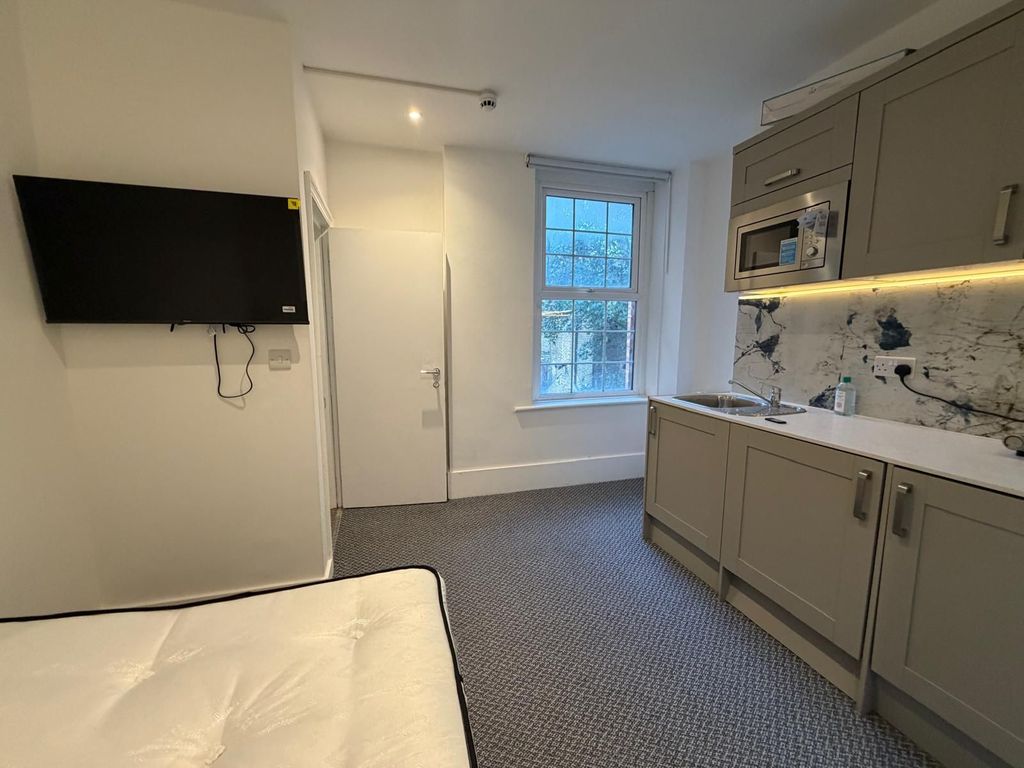 Property photo 1 of 3