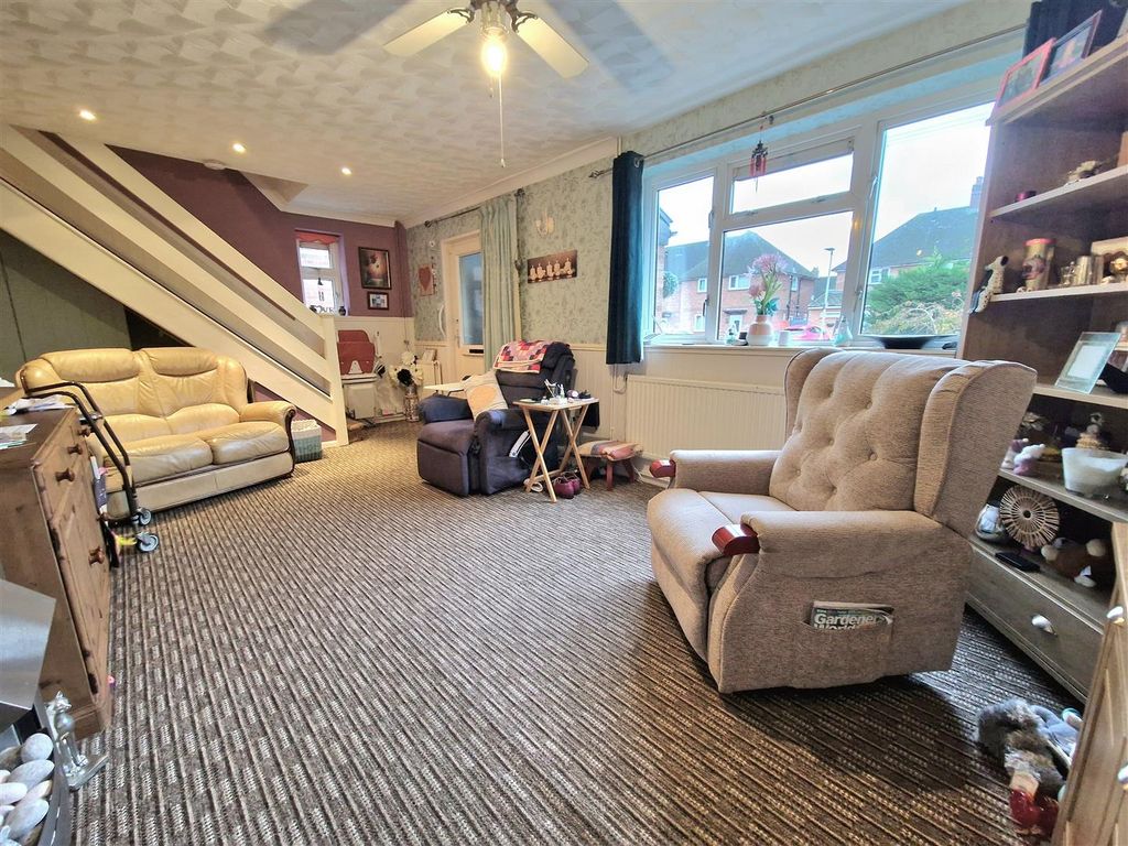 Property photo 3 of 12