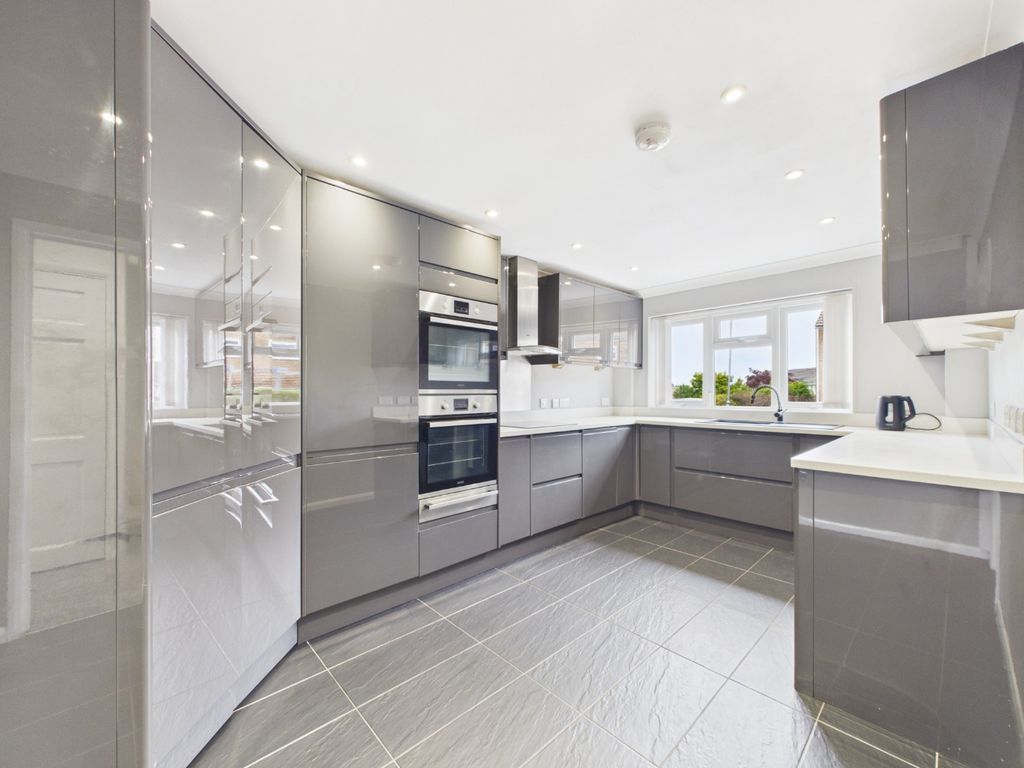 Property photo 3 of 17 4937593