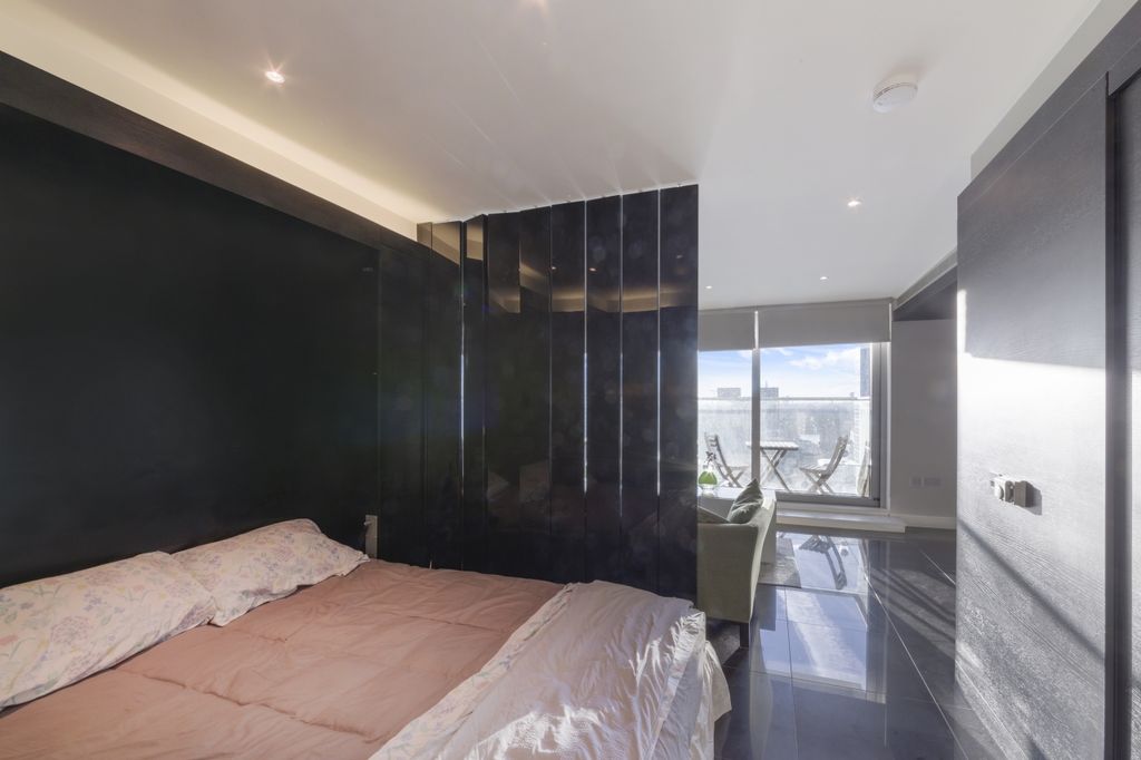 Property photo 3 of 8 Bedroom