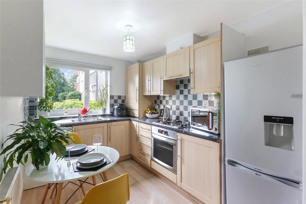 Property photo 3 of 26 Kitchen