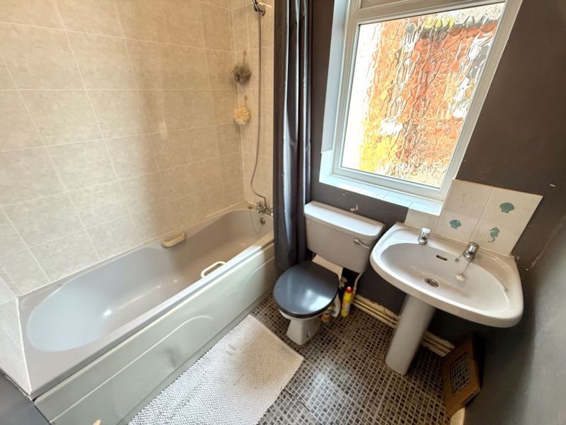 Property photo 3 of 6 Bathroom