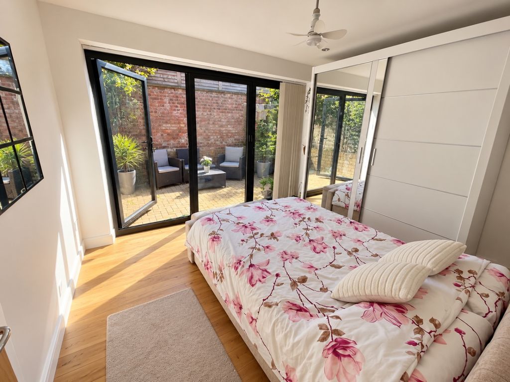 Property photo 3 of 11 5674483