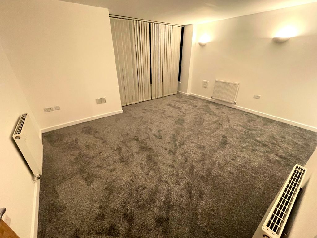 Property photo 3 of 6