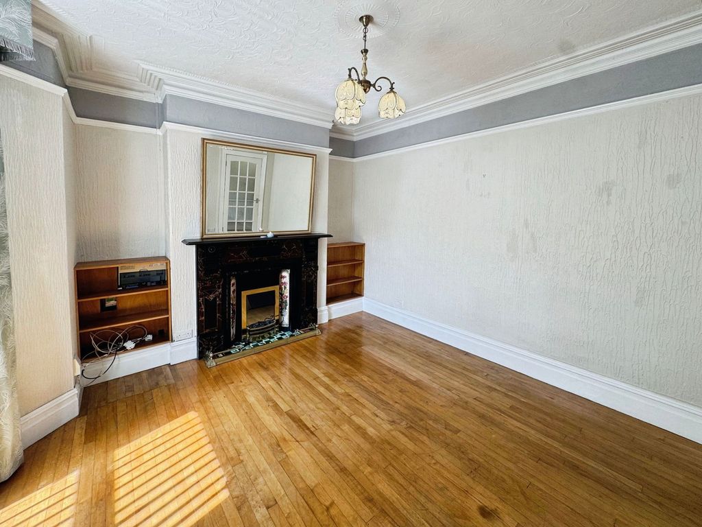 Property photo 3 of 25
