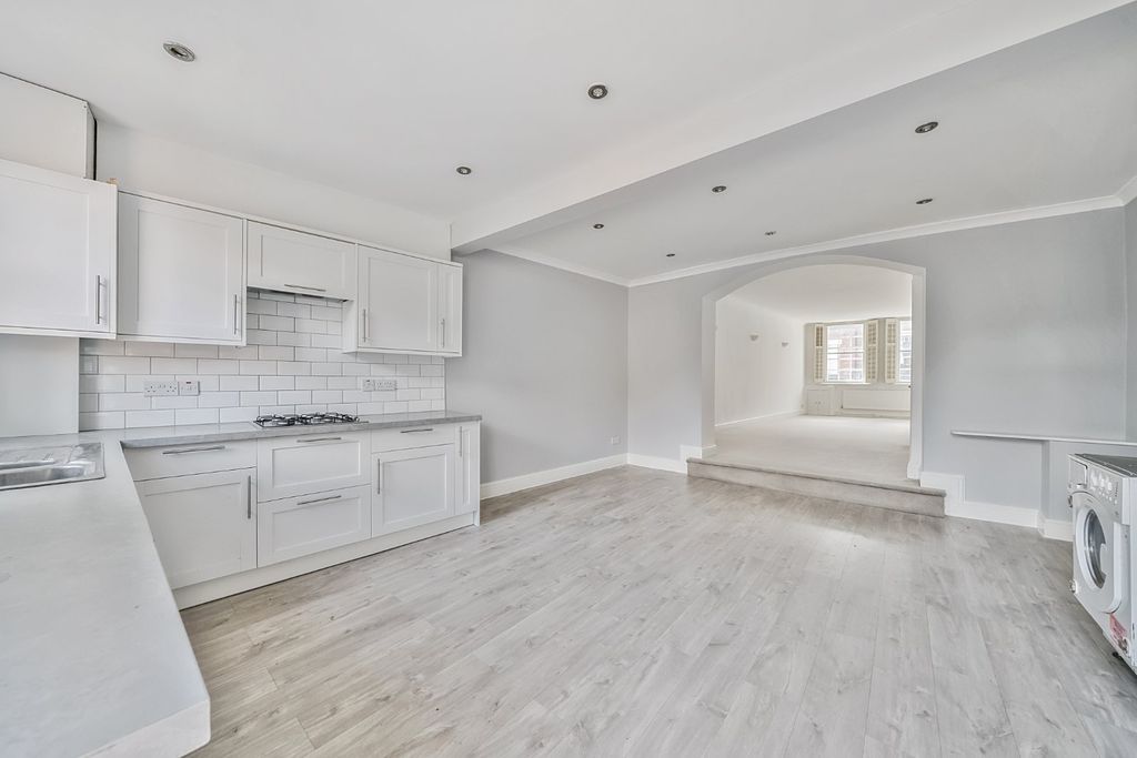 Property photo 1 of 13 Picture No. 05