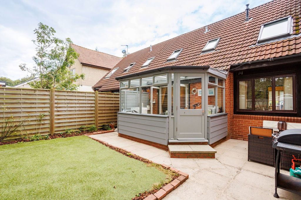 Property photo 2 of 21