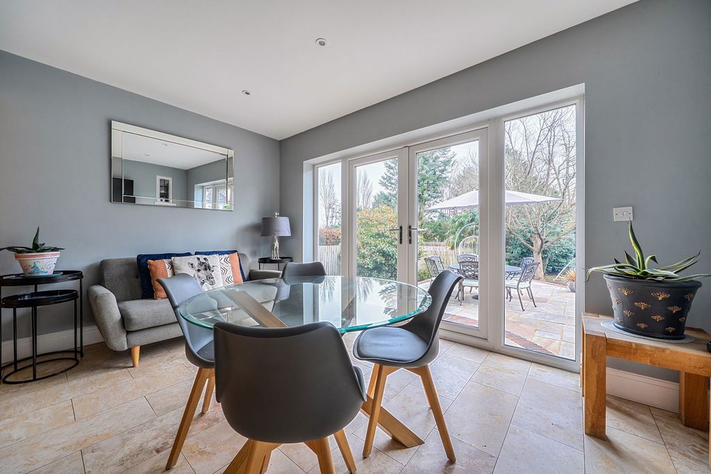 Property photo 3 of 31