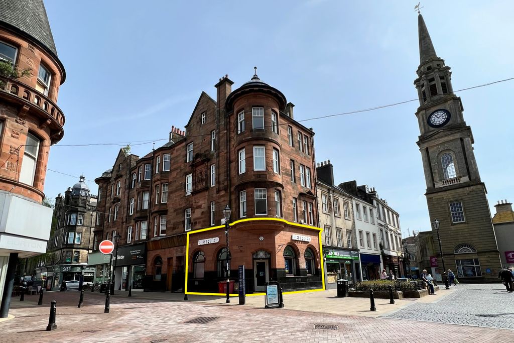 Property photo 1 of 7 98 High Street, Falkirk, Scotland, Fk1 1Nw