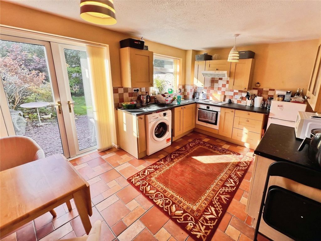 Property photo 3 of 14 Kitchen Diner