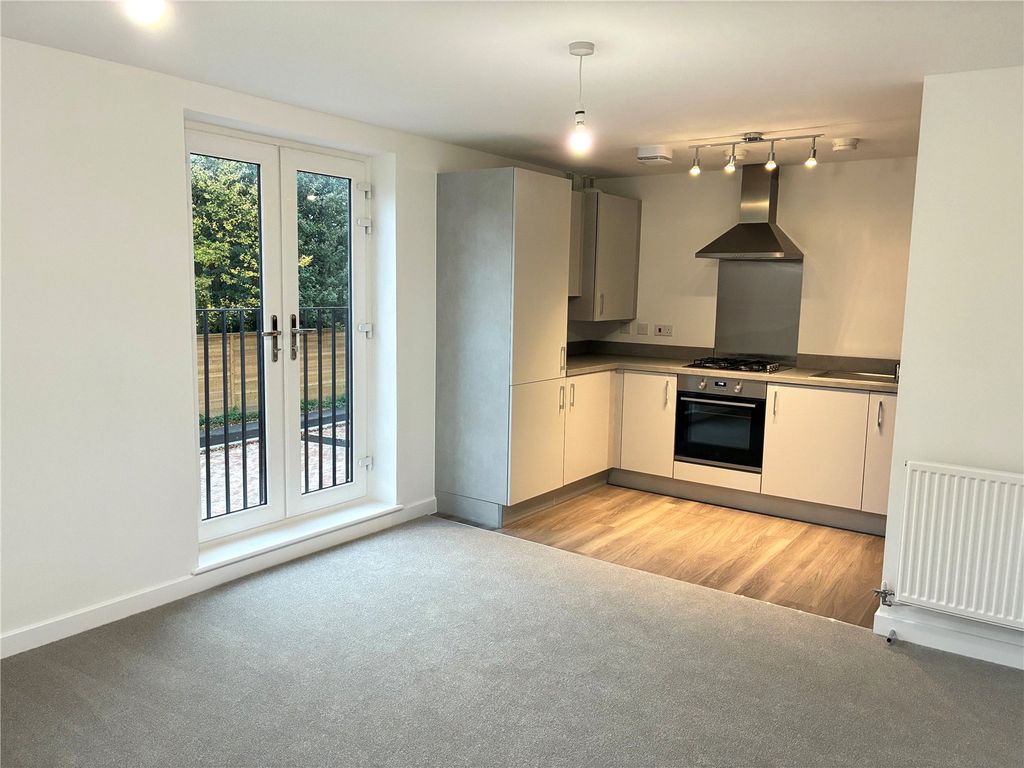 Property photo 2 of 8 Picture No. 13