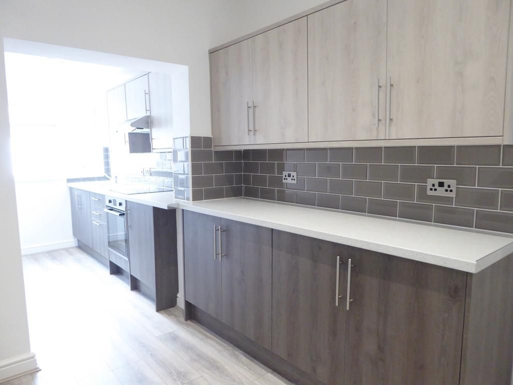 Property photo 1 of 10 Kitchen