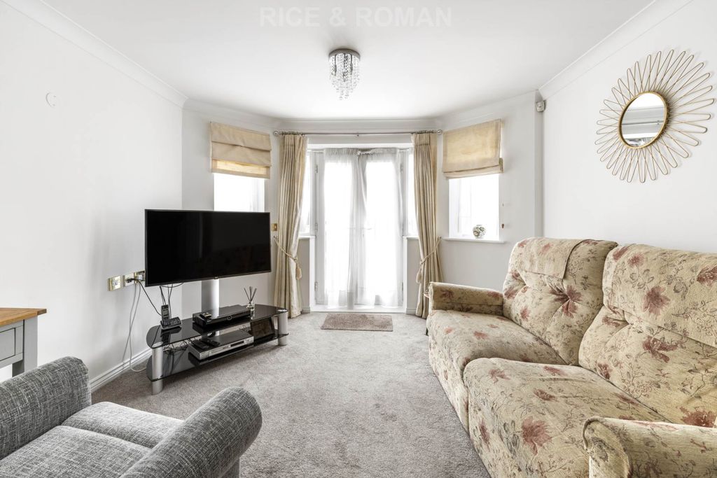 Property photo 3 of 13