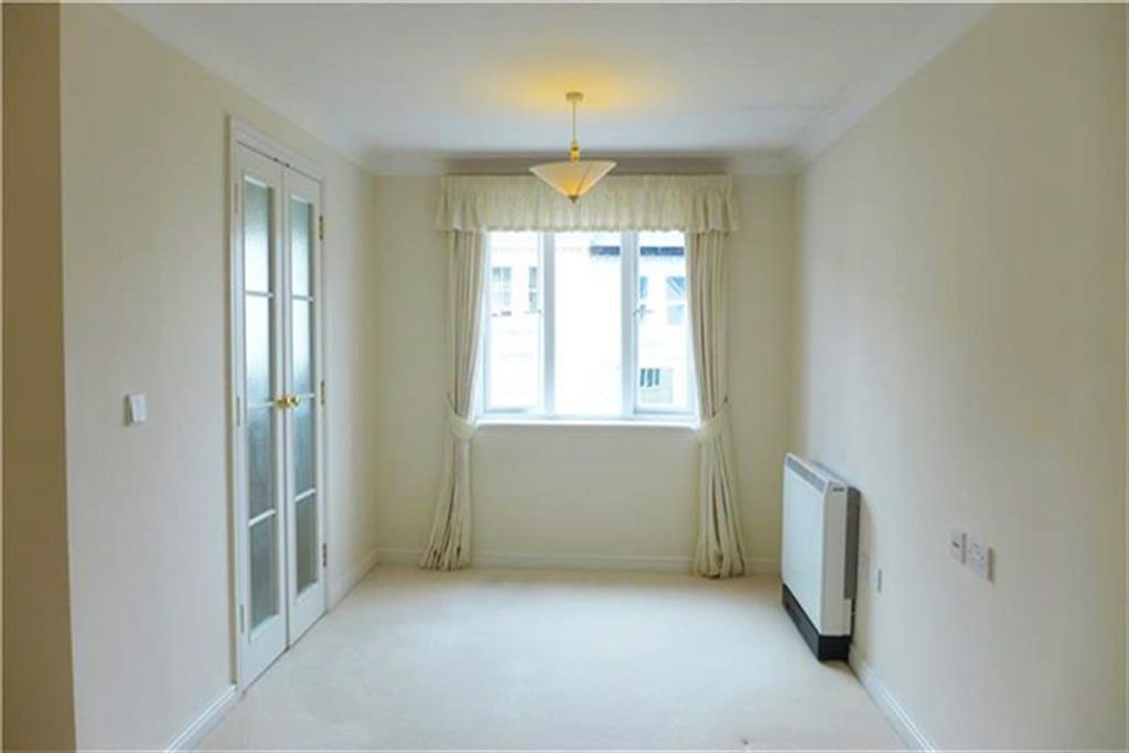 Property photo 1 of 12 (Main)