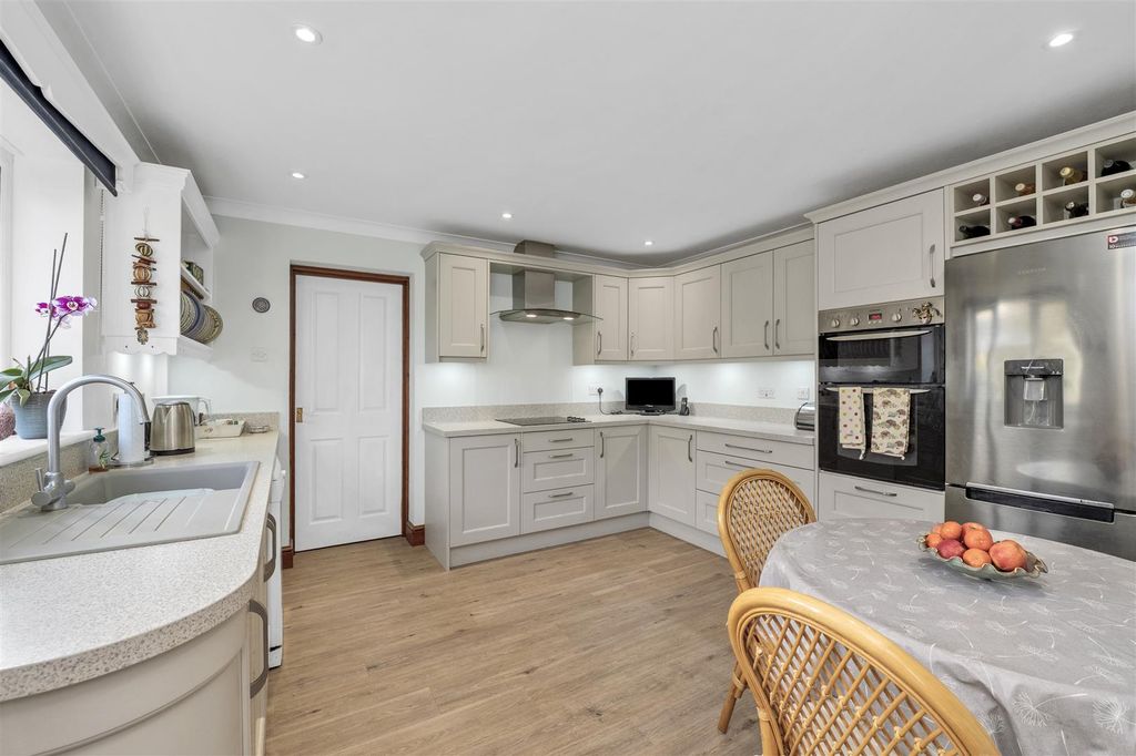 Property photo 2 of 32 Dcp_2875.Jpg