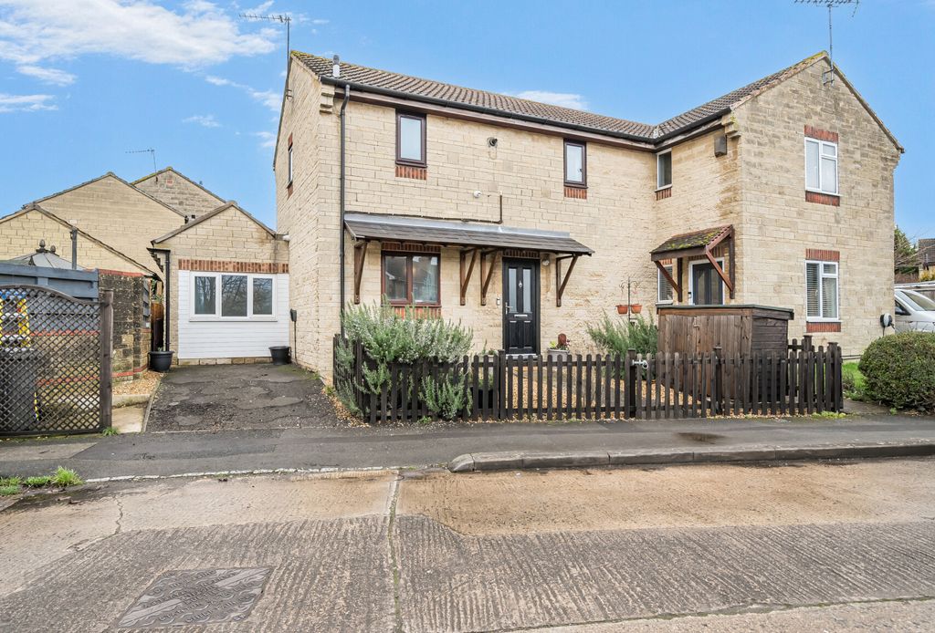 Property photo 3 of 20 1408965-18-698c6d...