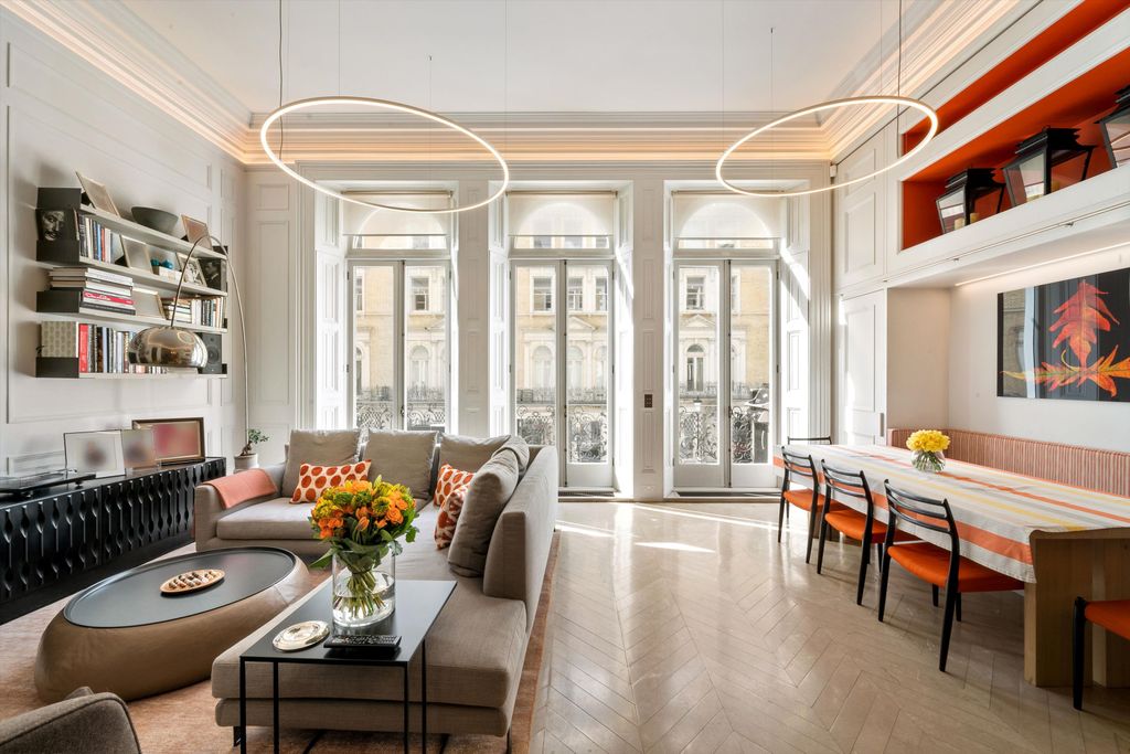 Property photo 3 of 34 Image