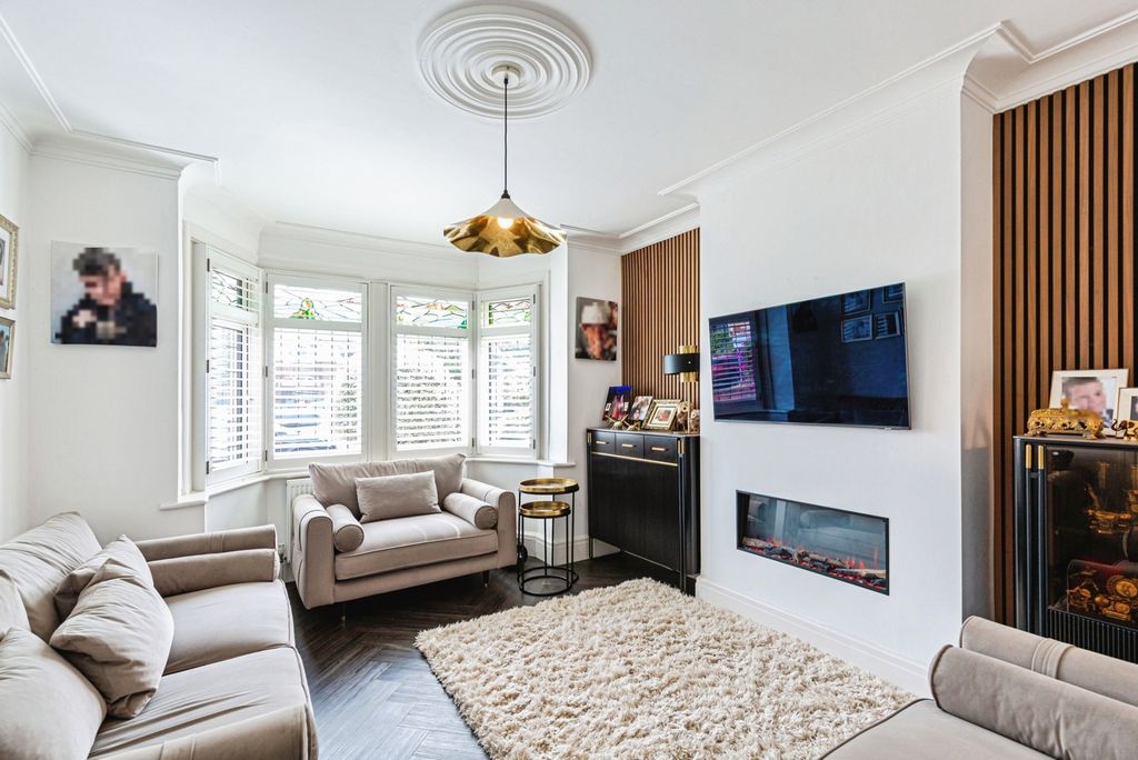 Property photo 2 of 19 Pbox-Img.Jpg
