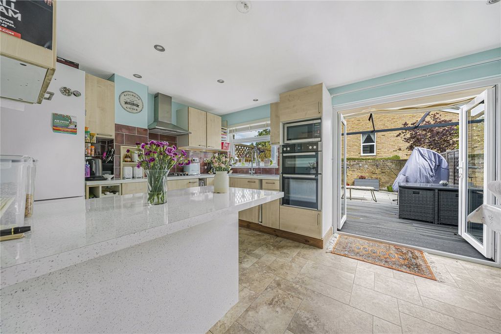 Property photo 3 of 14 Picture No. 05