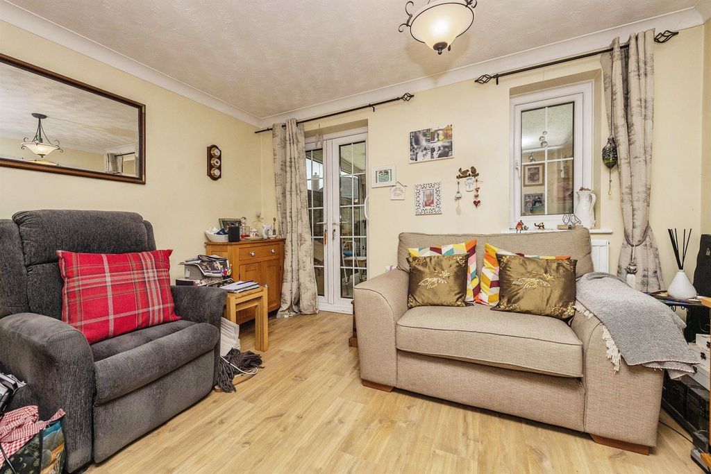 Property photo 3 of 14