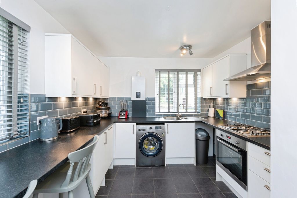 Property photo 1 of 19 Pbox-Img.Jpg