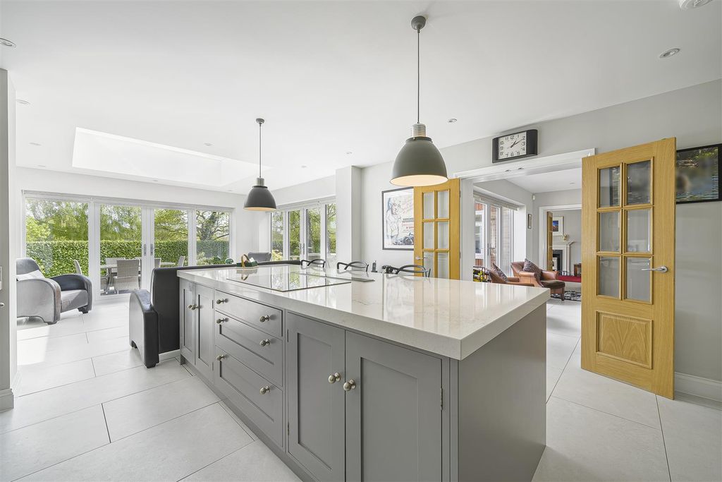 Property photo 2 of 34 Kitchen
