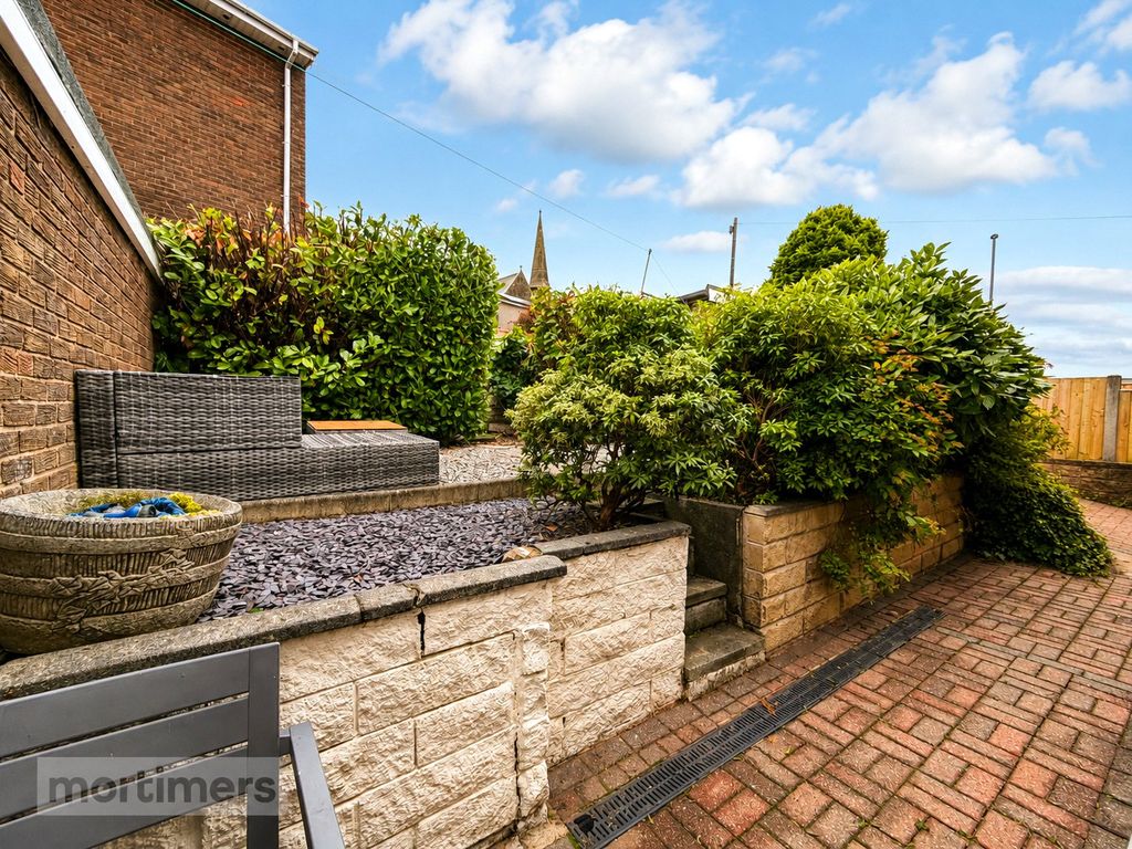 Property photo 3 of 19 Garden