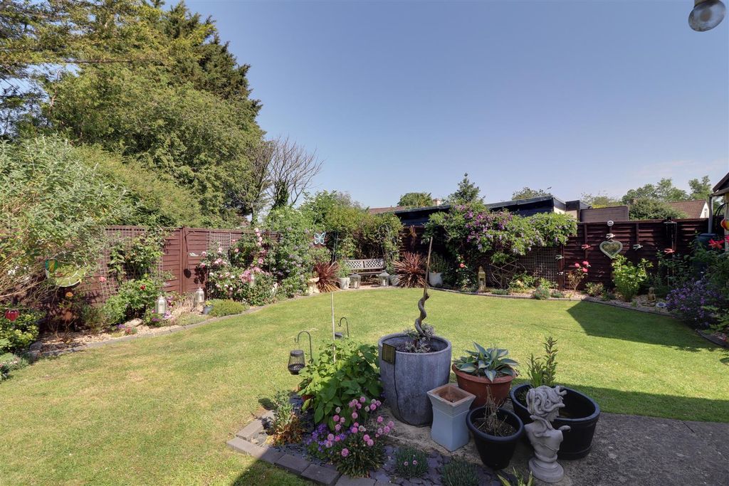 Property photo 2 of 24