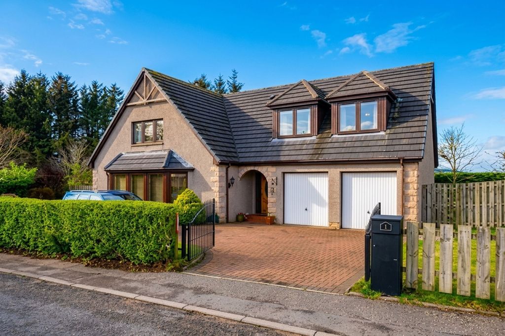 Property photo 2 of 28