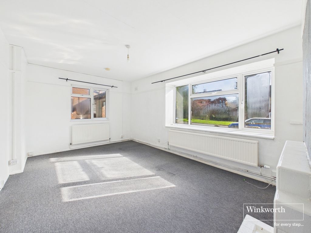 Property photo 3 of 8 Bedroom