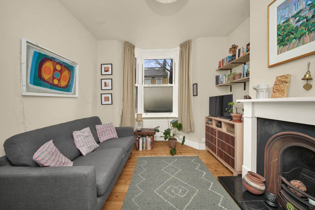 Property photo 3 of 19