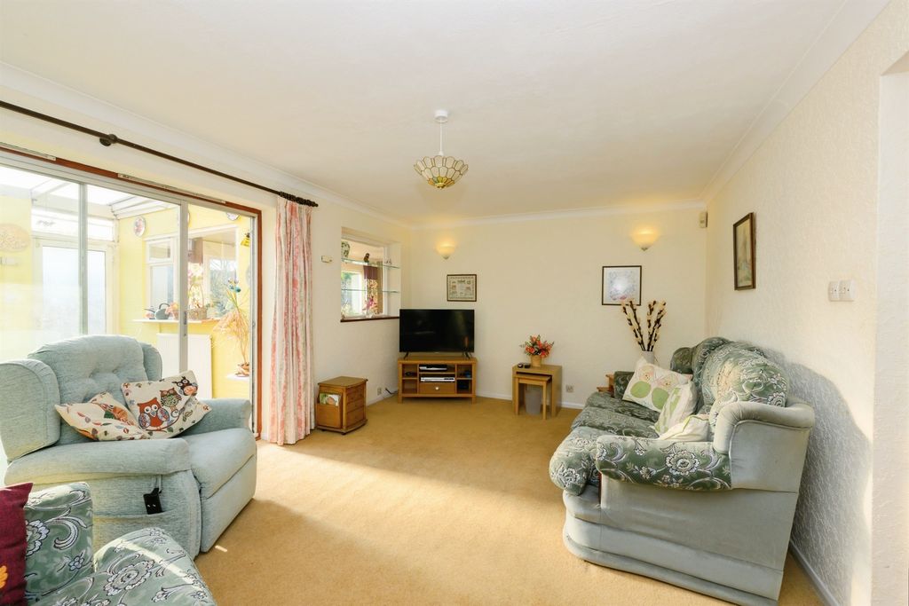 Property photo 2 of 18