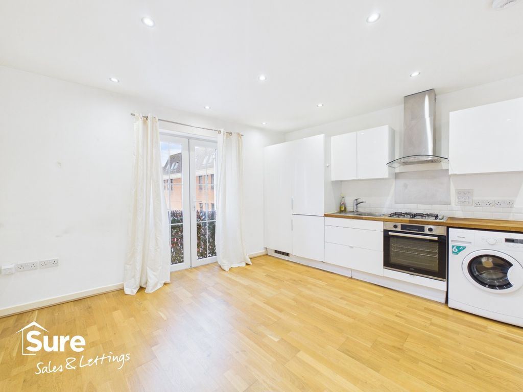 Property photo 1 of 8 1018072