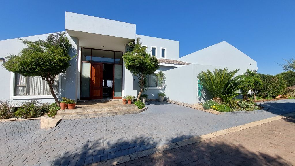 Property photo 1 of 54