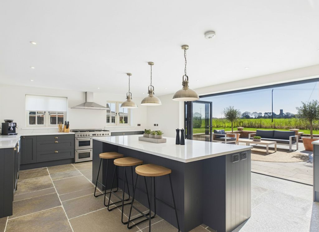 Property photo 2 of 34 Tithe Farm House Ilketshall St Andrew Nr34 8Jl