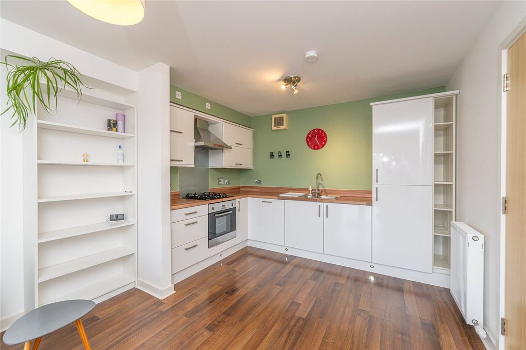 Property photo 3 of 21 Kitchen Area