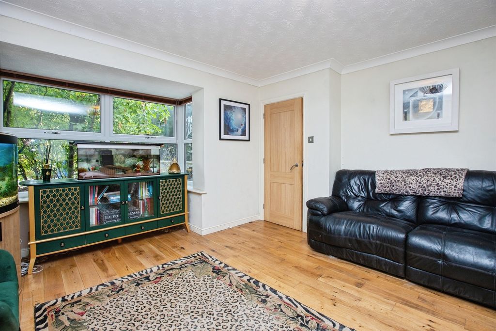 Property photo 3 of 21