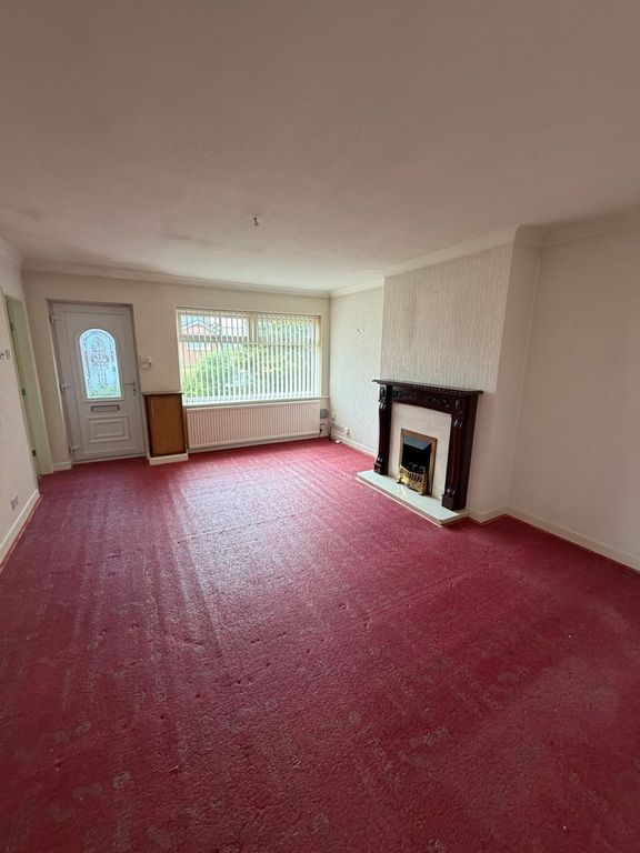 Property photo 2 of 11 Living Room