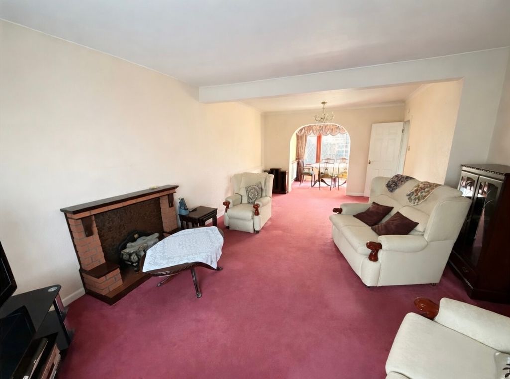 Property photo 2 of 12 Images