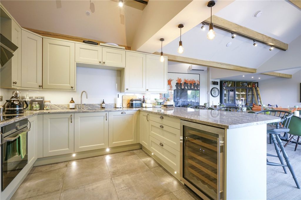 Property photo 3 of 21 Kitchen