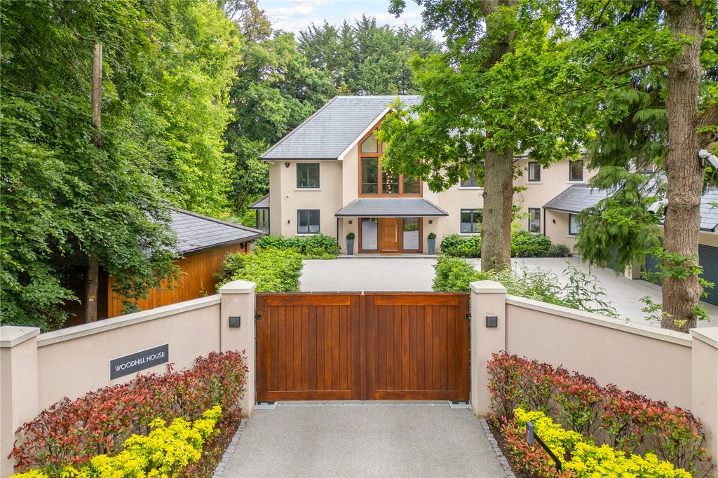 Property photo 3 of 26 Gated Entrance