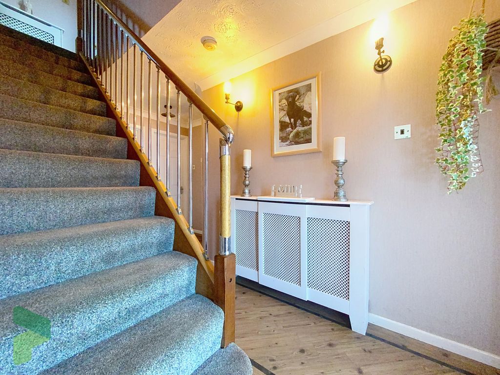 Property photo 2 of 46 Entrance Hall