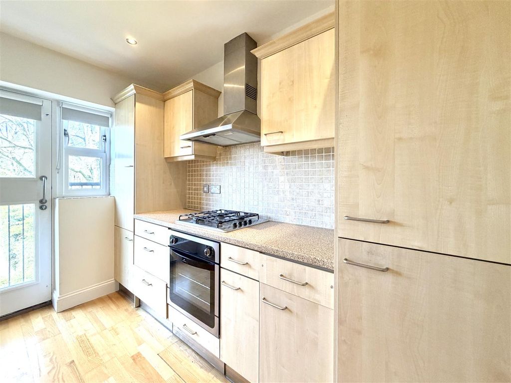Property photo 3 of 18 Kitchen 3.Jpg