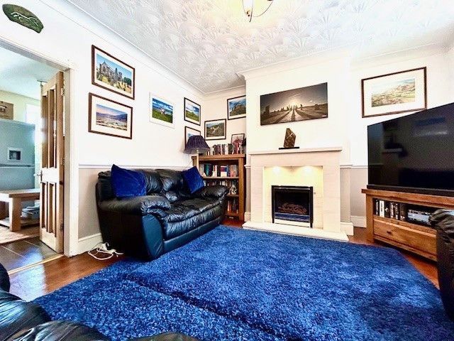 Property photo 2 of 11