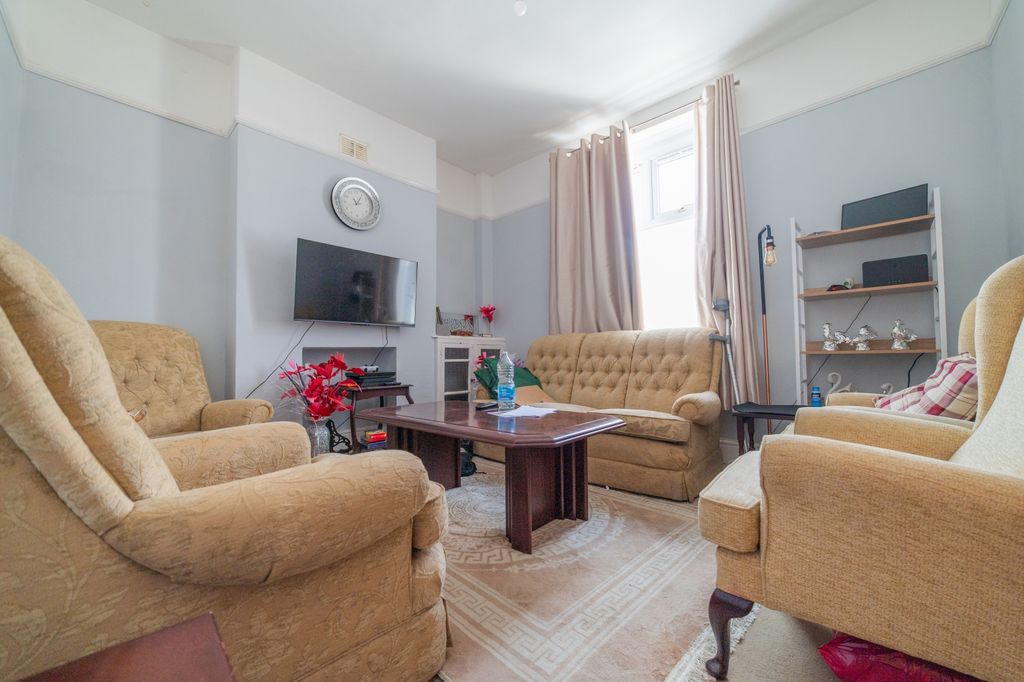Property photo 2 of 15 Call 02920 454555 To Secure Your Viewing_7