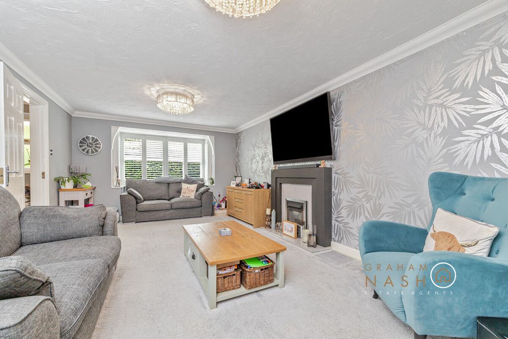 Property photo 2 of 39