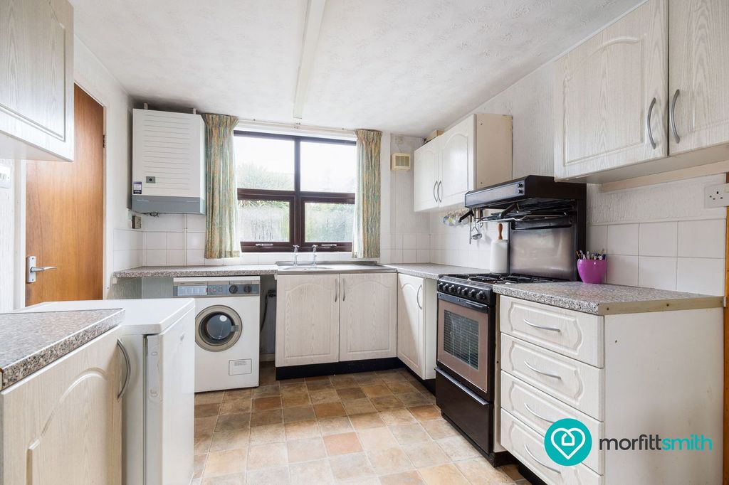 Property photo 3 of 11