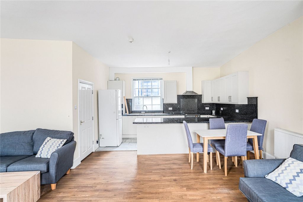 Property photo 2 of 10 Picture No. 04