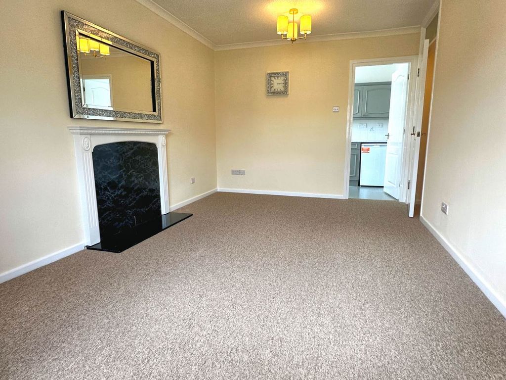 Property photo 2 of 10 Lounge 1