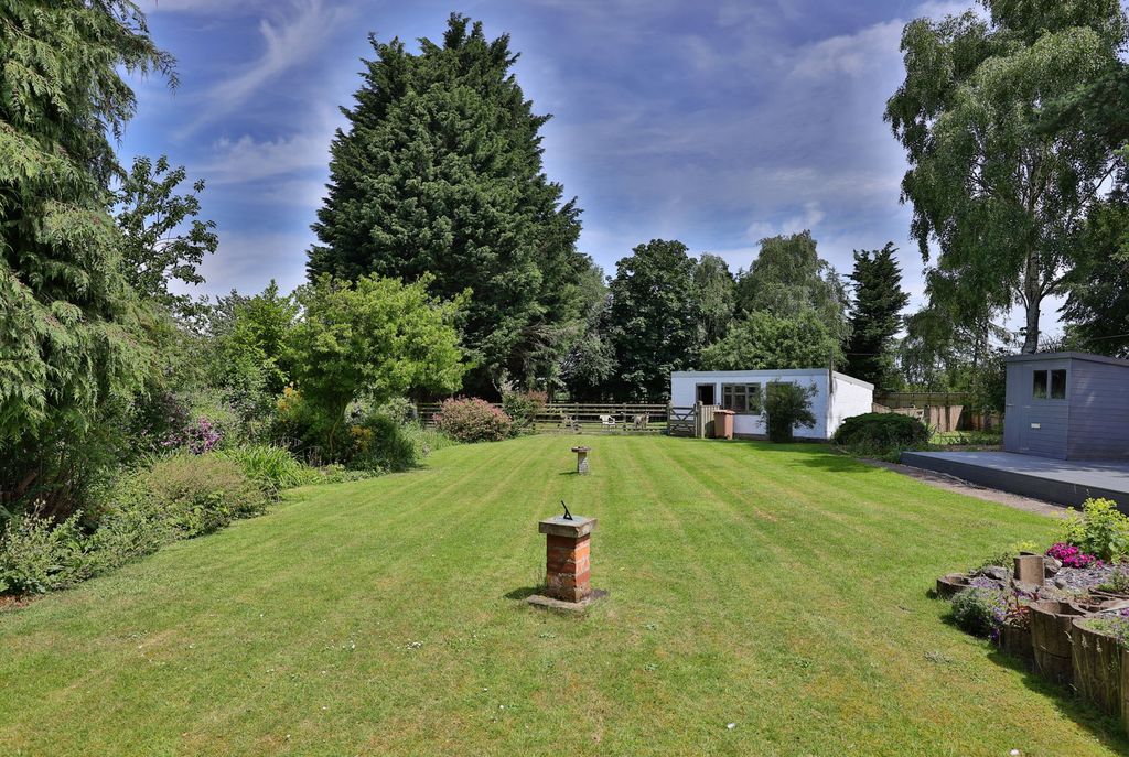 Property photo 2 of 41